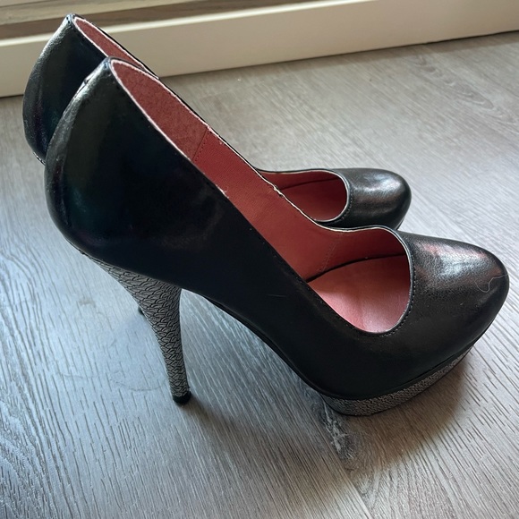 Black and Silver platform heels - Picture 4 of 6